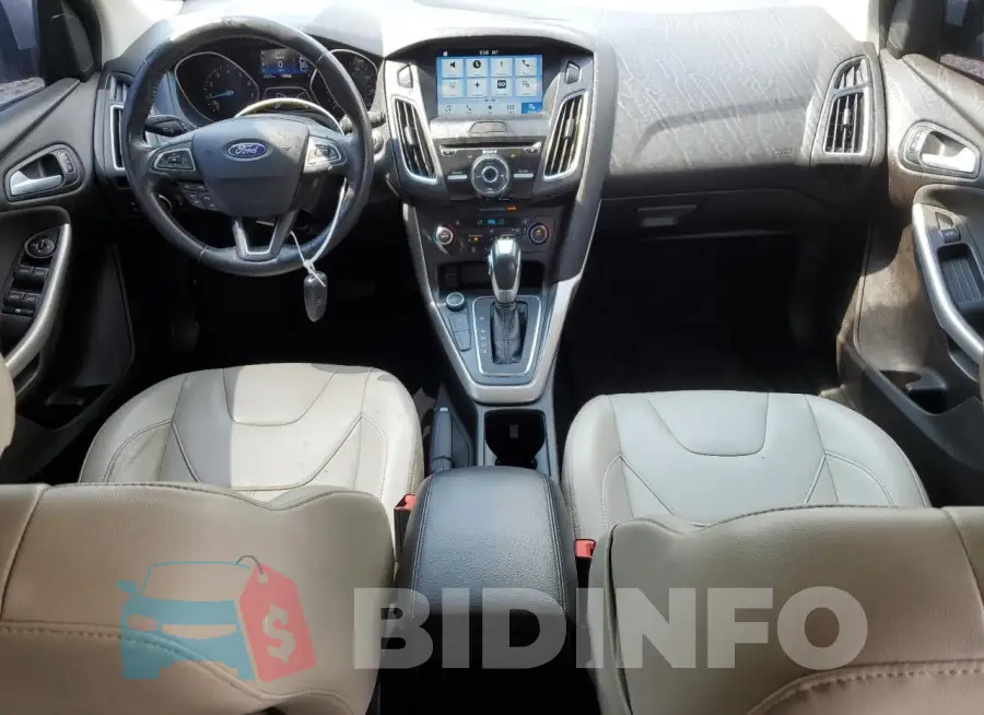 1FADP3N24HL272432 Photo# 8