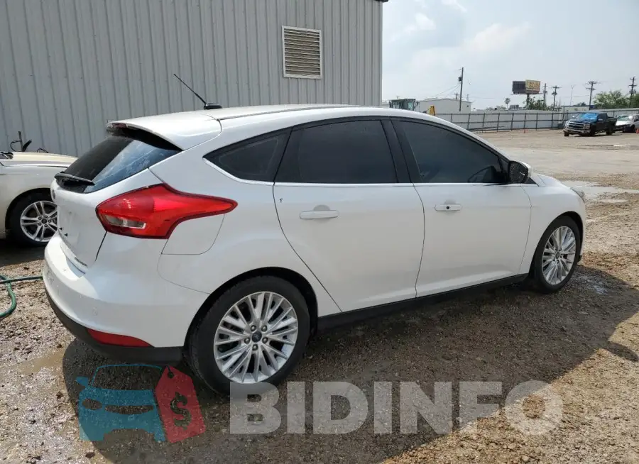 1FADP3N24HL272432 Photo# 3