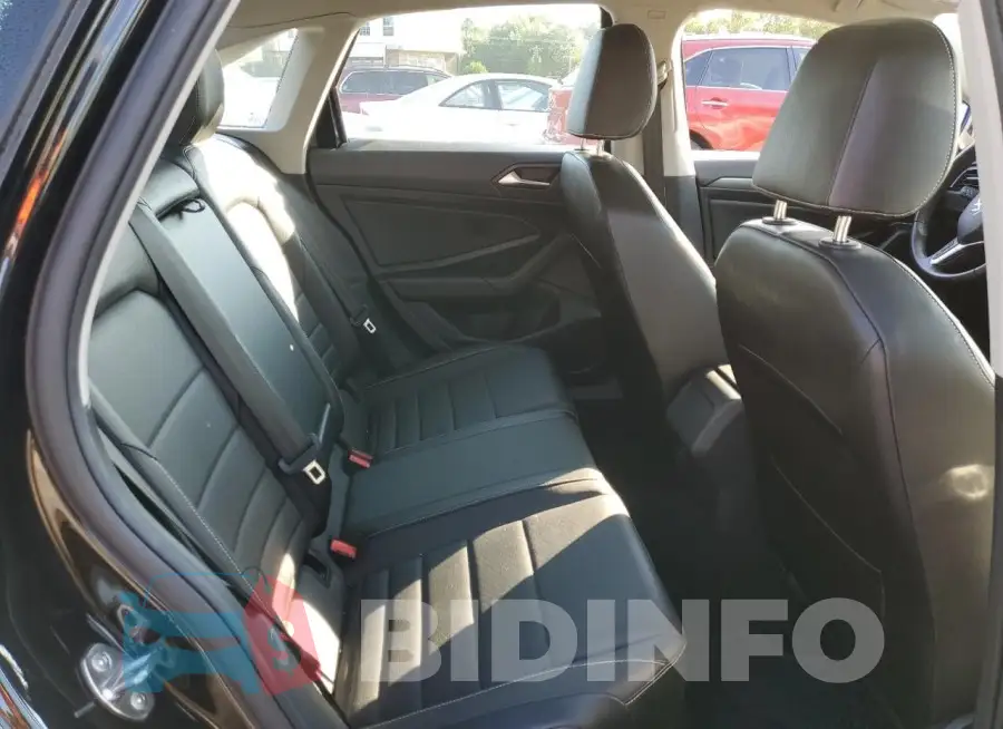 3VW7M7BU2NM012258 Photo# 10
