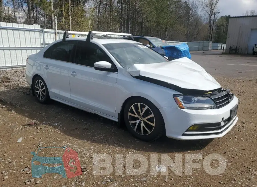 3VWB67AJ4HM253013 Photo# 4