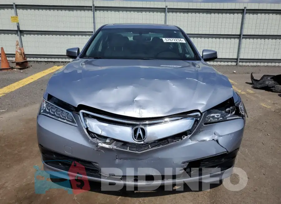 19UUB1F36FA028120 Photo# 5