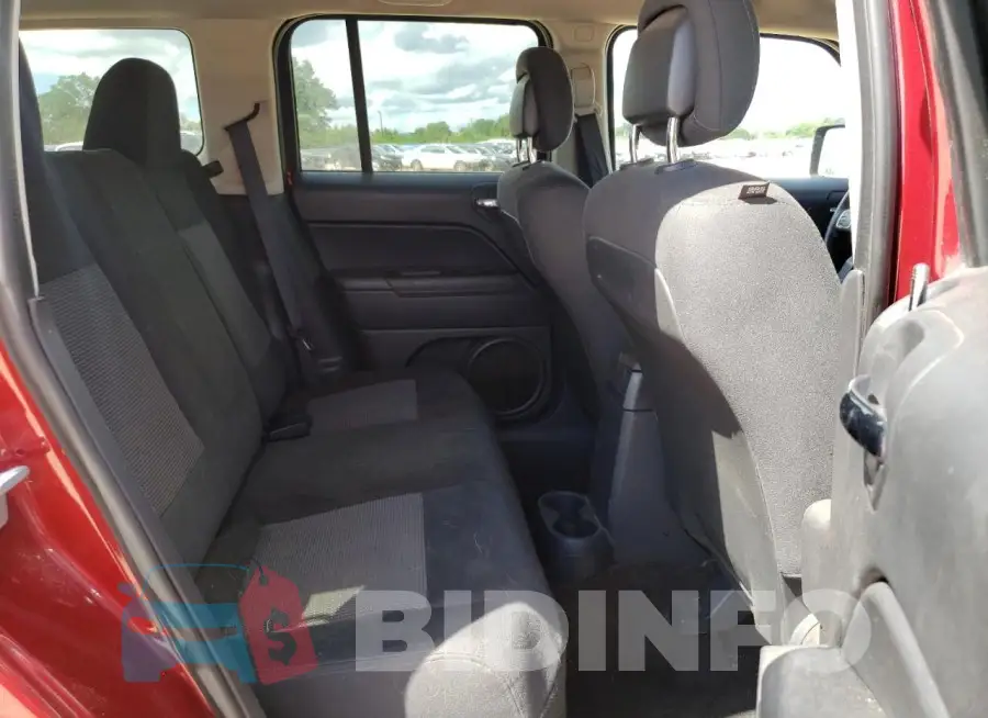 1C4NJPBB9FD118267 Photo# 10