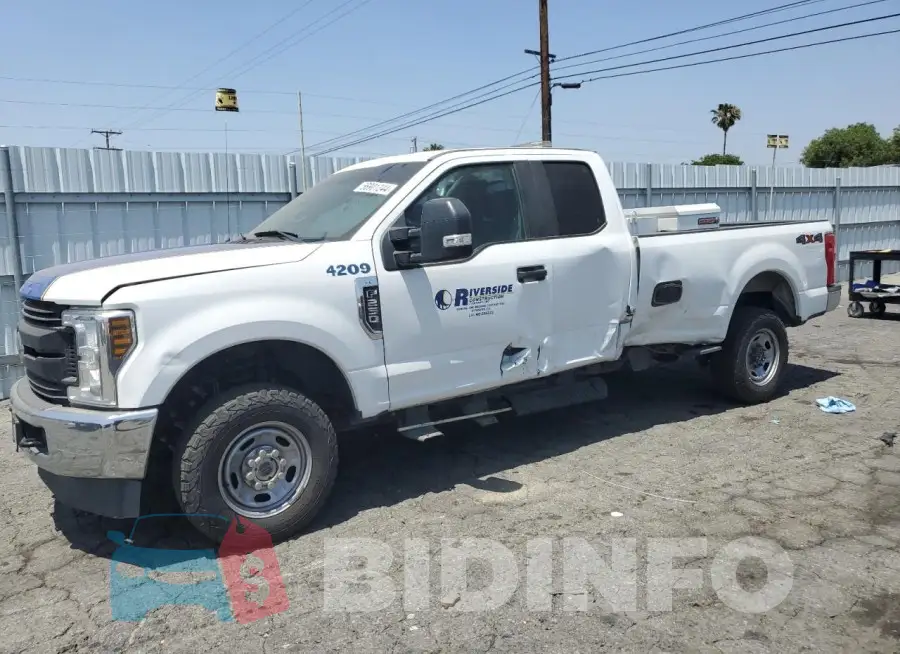 1FT7X2B6XKED41872 Photo# 1