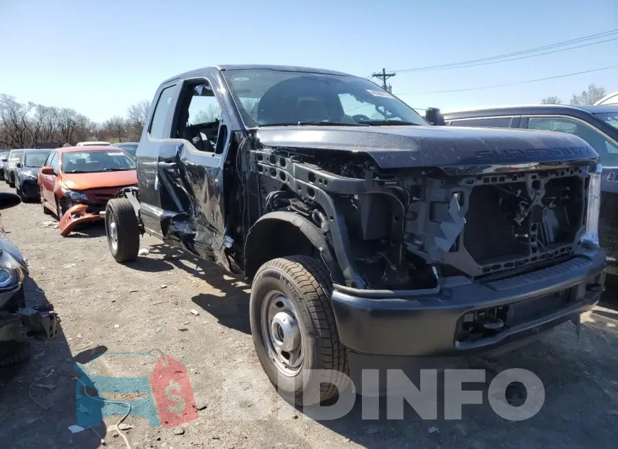 1FT8X3BA0PED47041 Photo# 4