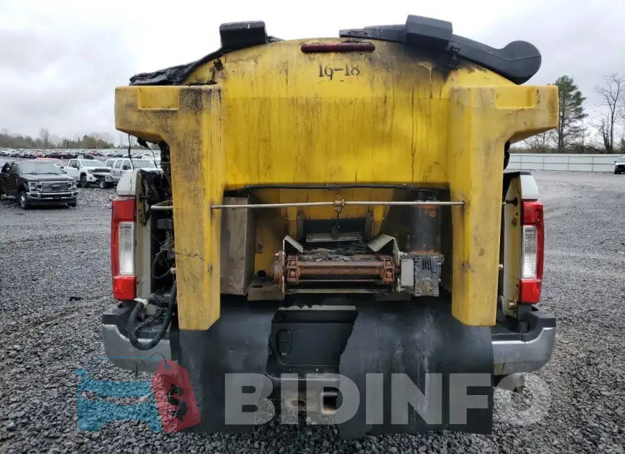 1FTBF2B60JEC34499 Photo# 6