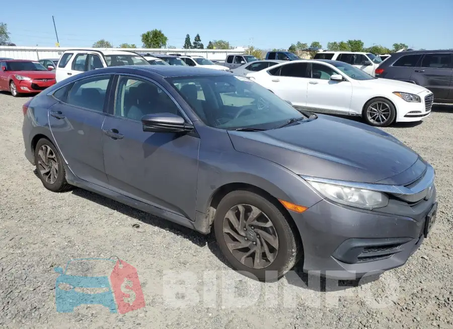 19XFC2F72HE218882 Photo# 4