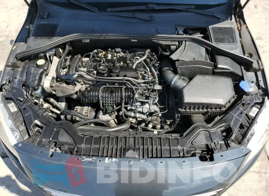 YV140MFB6F1306084 Photo# 11