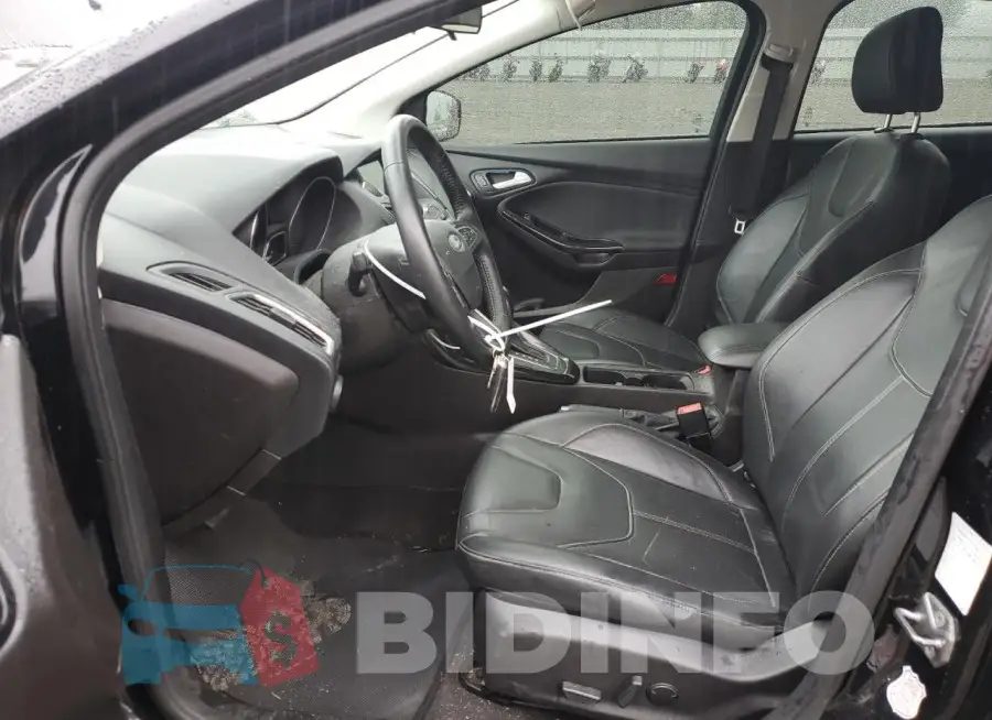 1FADP3J2XHL272327 Photo# 7