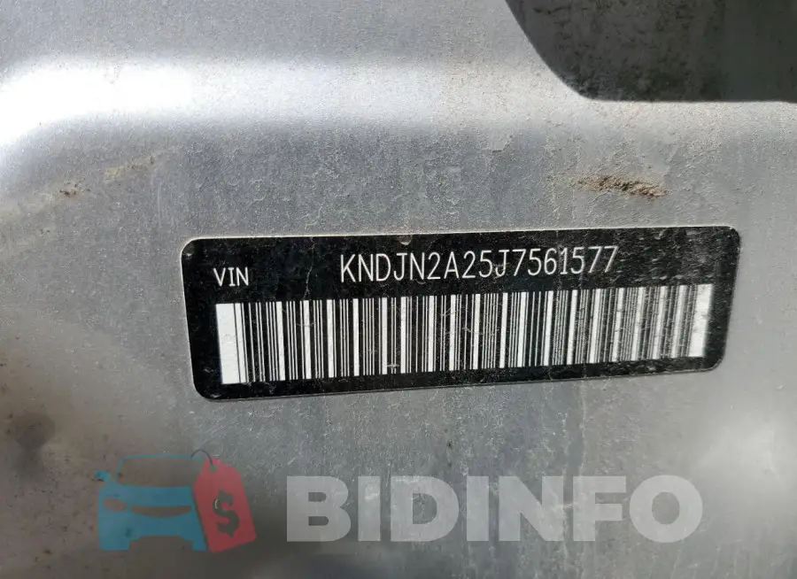 KNDJN2A25J7561577 Photo# 12
