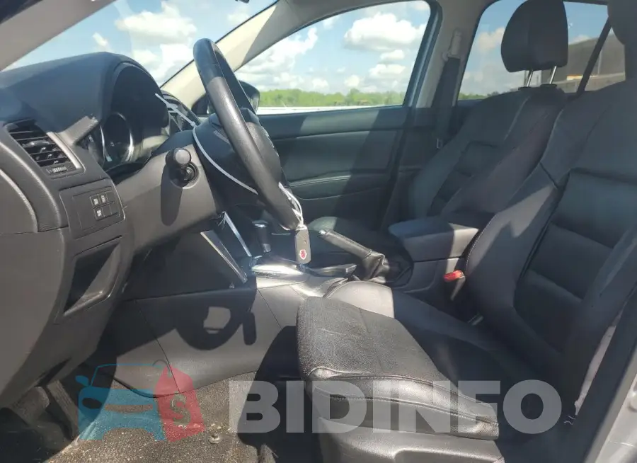 JM3KE4DY5F0460465 Photo# 7