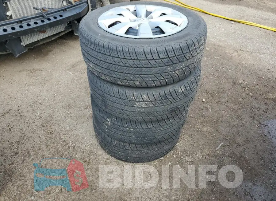 2T1BURHE8FC243734 Photo# 12