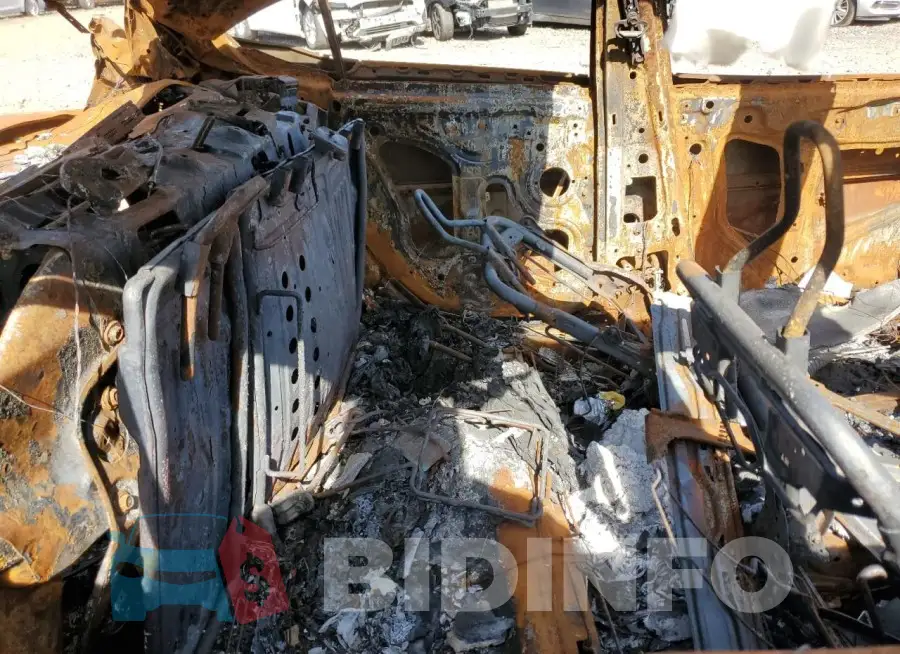19UUB2F3XJA004157 Photo# 10
