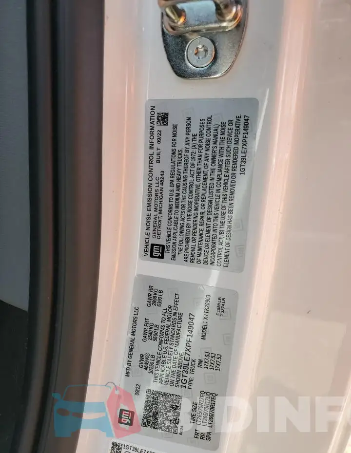 1GT39LE7XPF149047 Photo# 12