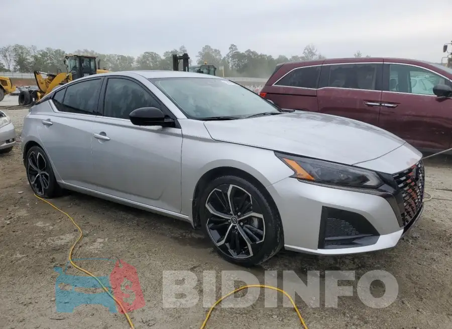 1N4BL4CV7PN300099 Photo# 4