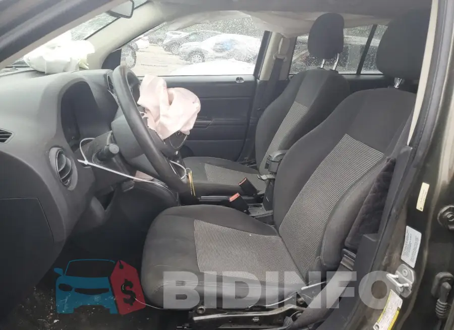 1C4NJCBAXGD553302 Photo# 7
