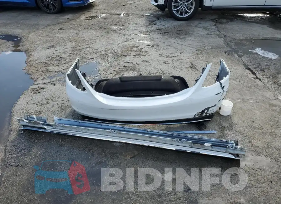 55SWF8DB7KU320342 Photo# 12
