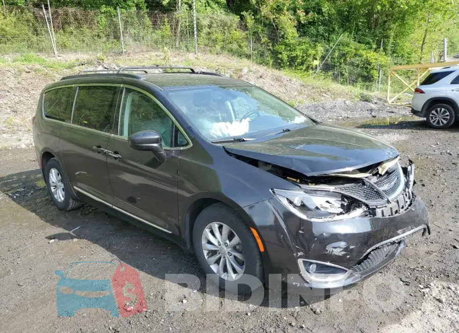 2C4RC1BG0HR794255 Photo# 4