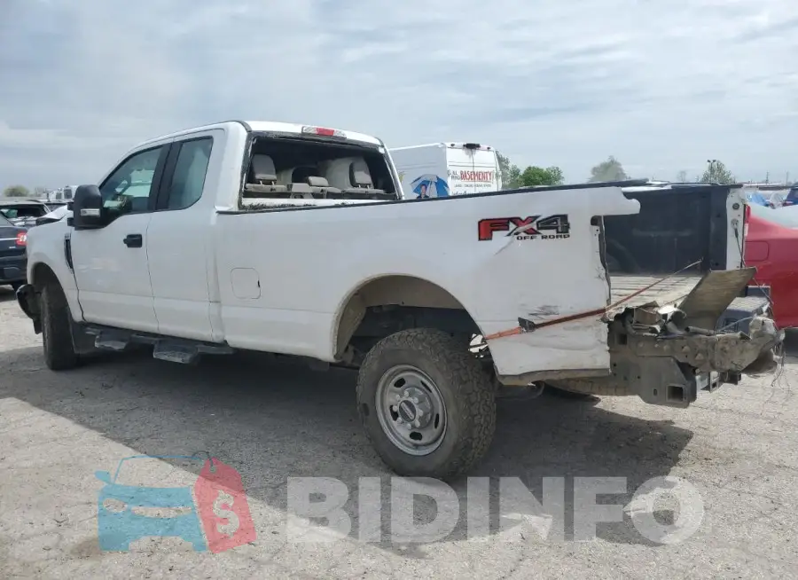 1FT7X2B61JEC99218 Photo# 2