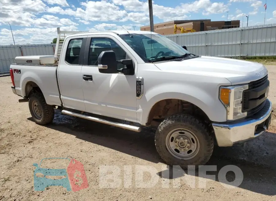 1FT7X2B62HEB37415 Photo# 4