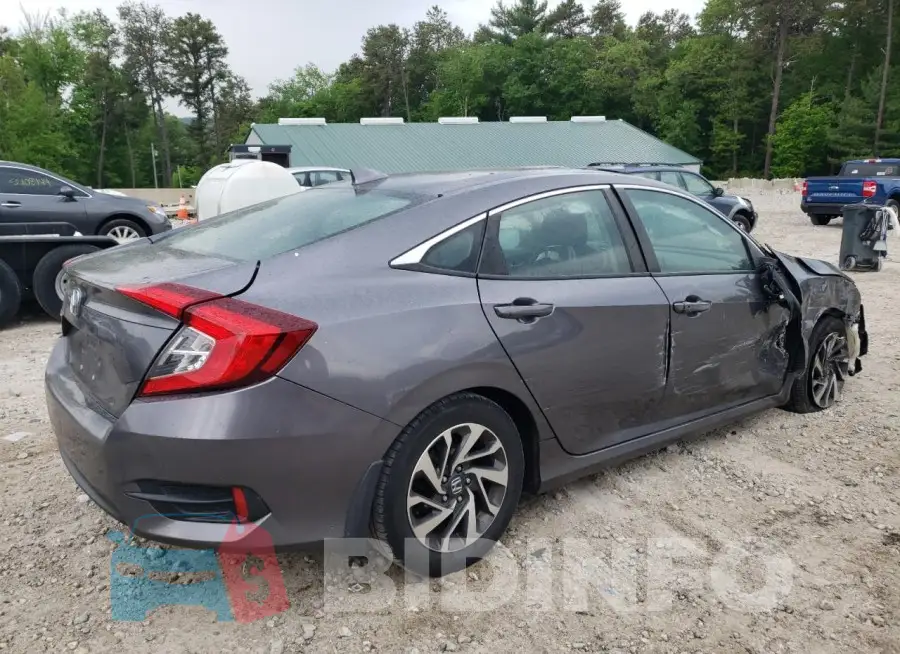 19XFC2F77JE201923 Photo# 3