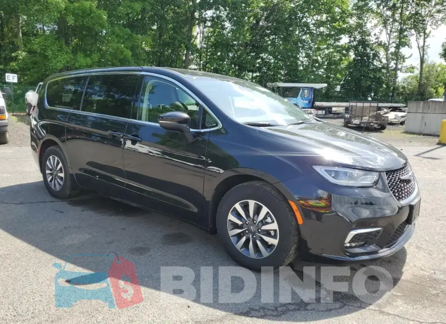 2C4RC1L74PR631332 Photo# 4