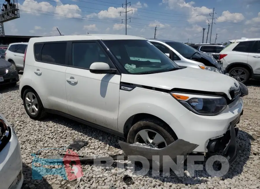 KNDJN2A29J7573182 Photo# 4