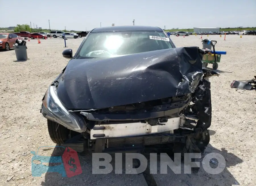 1N4BL4DV4KN308068 Photo# 5