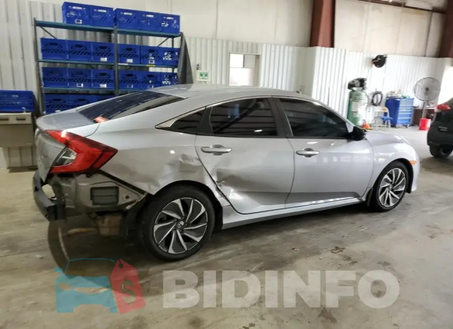 19XFC2F55HE076879 Photo# 3
