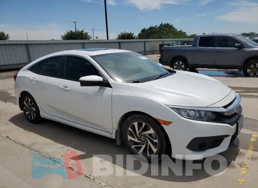 19XFC2F88HE015939 Photo# 4