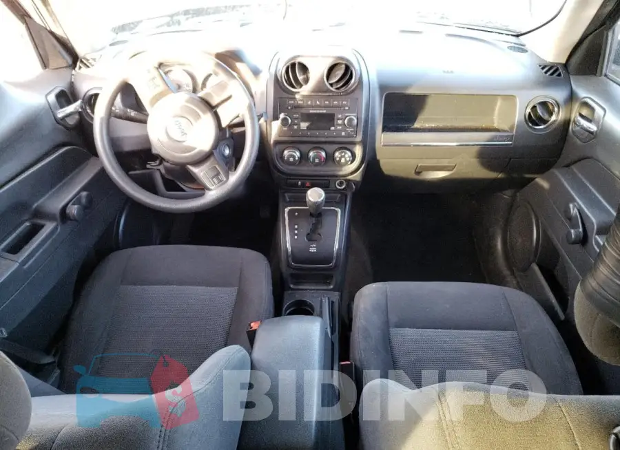 1C4NJPBA1GD569346 Photo# 8