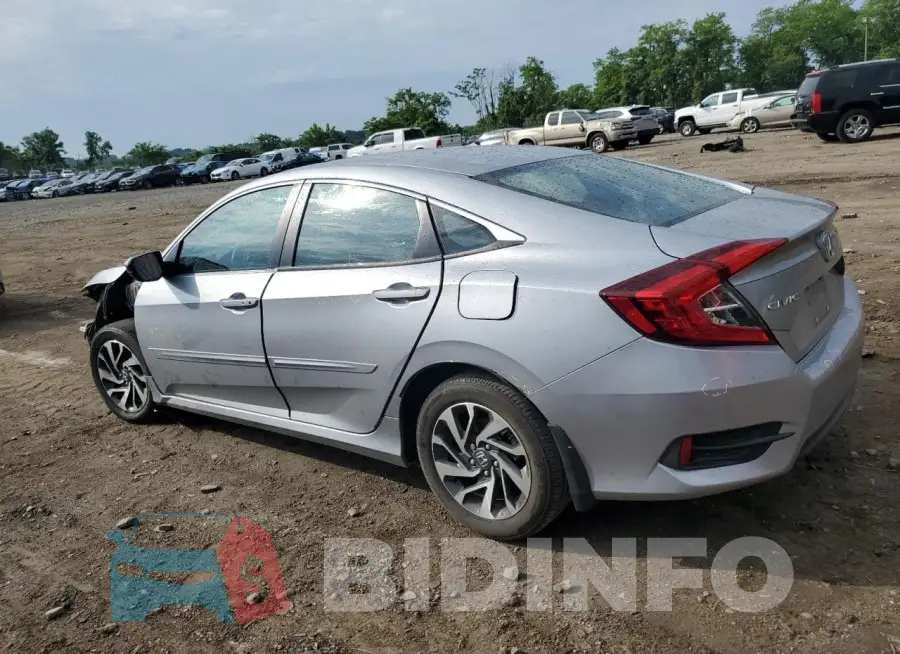 19XFC2F80GE042440 Photo# 2