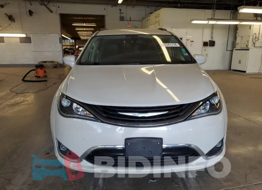 2C4RC1L74HR768837 Photo# 5