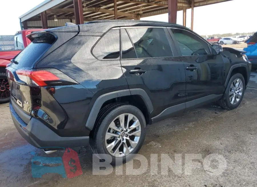 2T3C1RFV8MC171521 Photo# 3