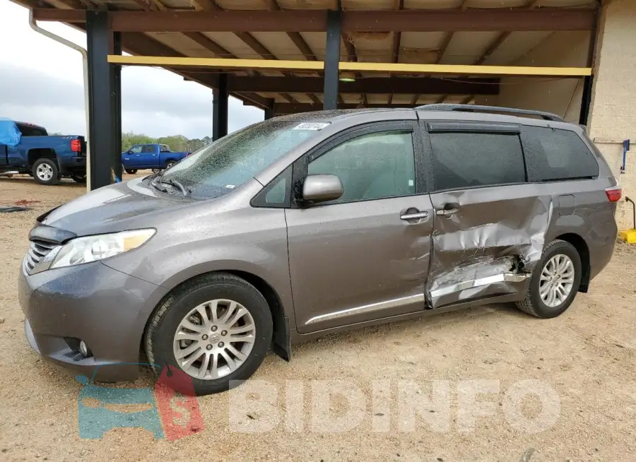 5TDYK3DCXGS738186 Photo# 1