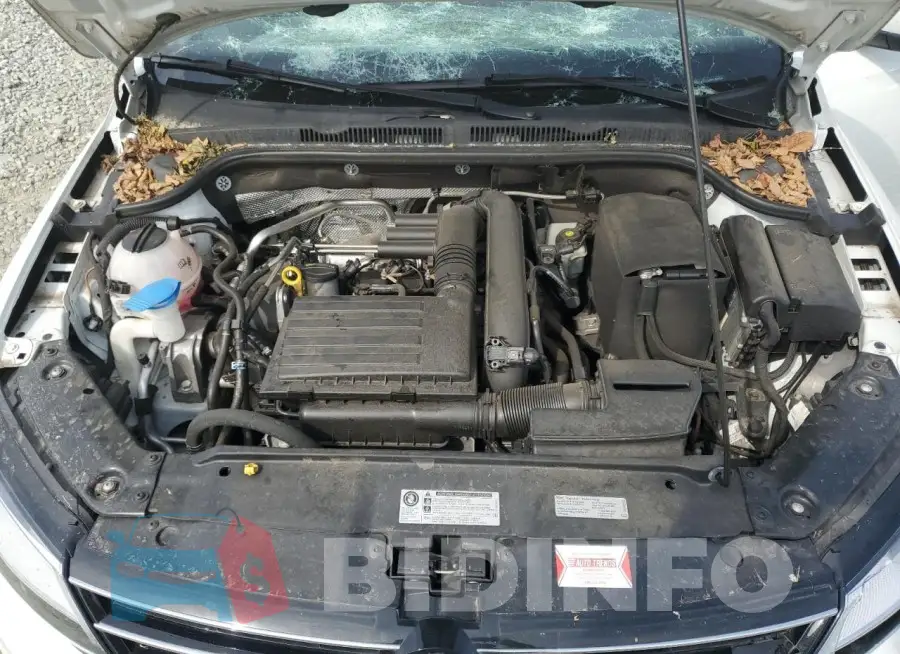 3VW167AJ2HM400814 Photo# 11