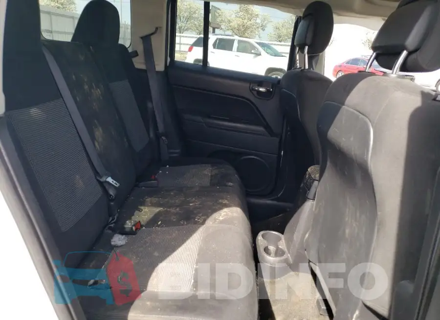 1C4NJPFA7HD115856 Photo# 10