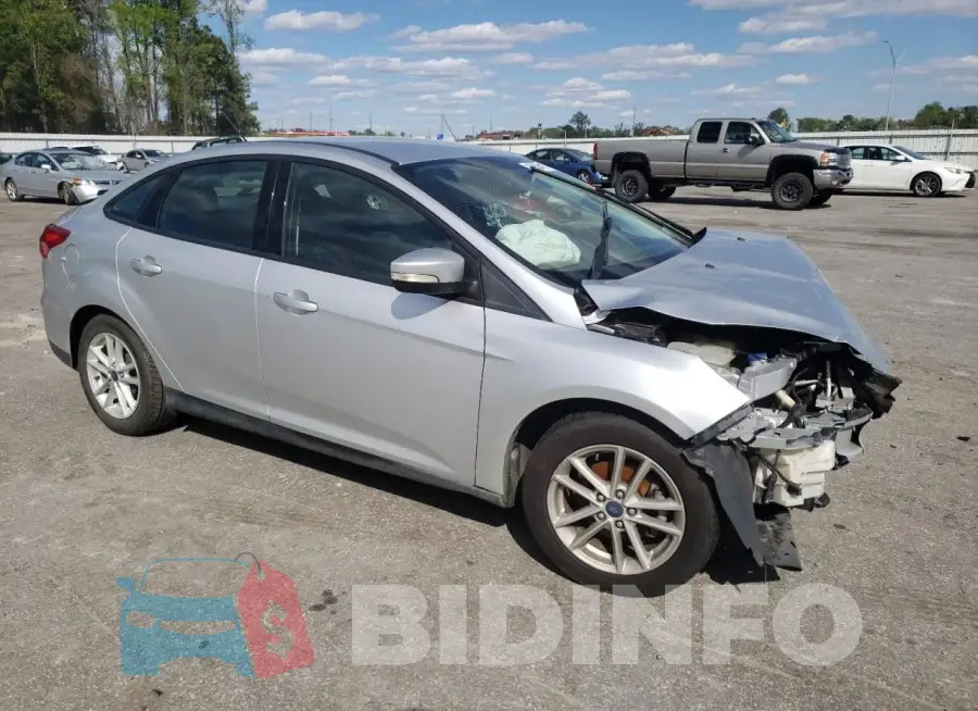 1FADP3F22GL371103 Photo# 4