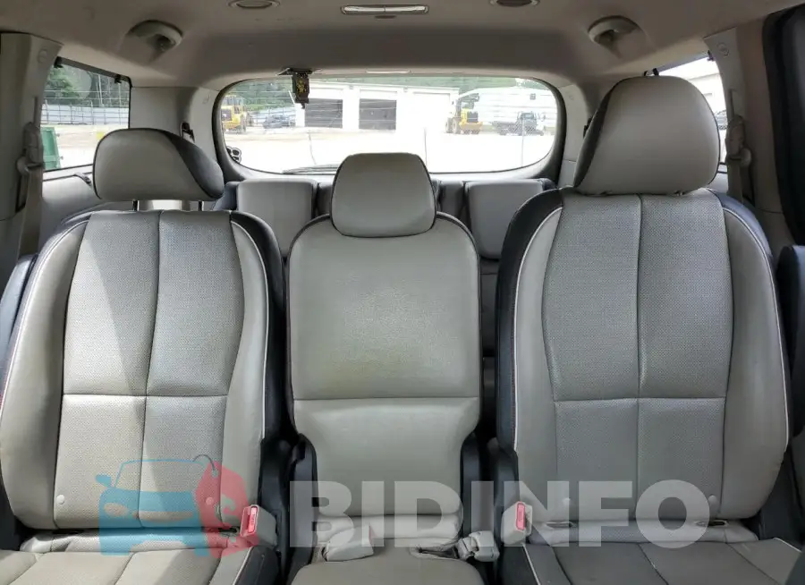 KNDMC5C16F6021757 Photo# 10