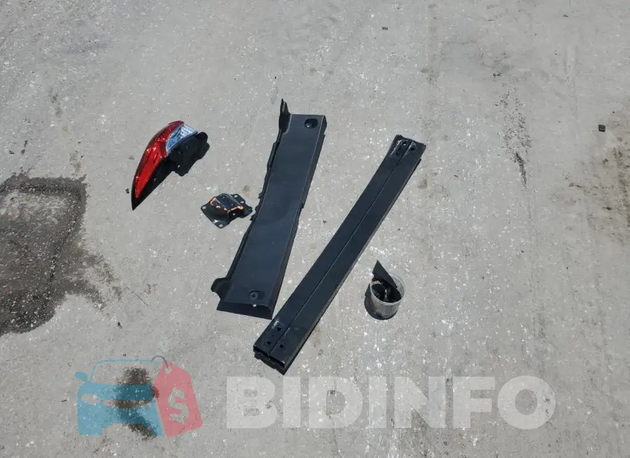 5YFB4MDE8RP106970 Photo# 12