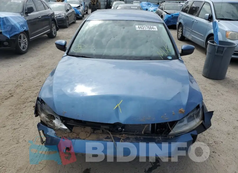 3VW2B7AJ4HM411328 Photo# 5