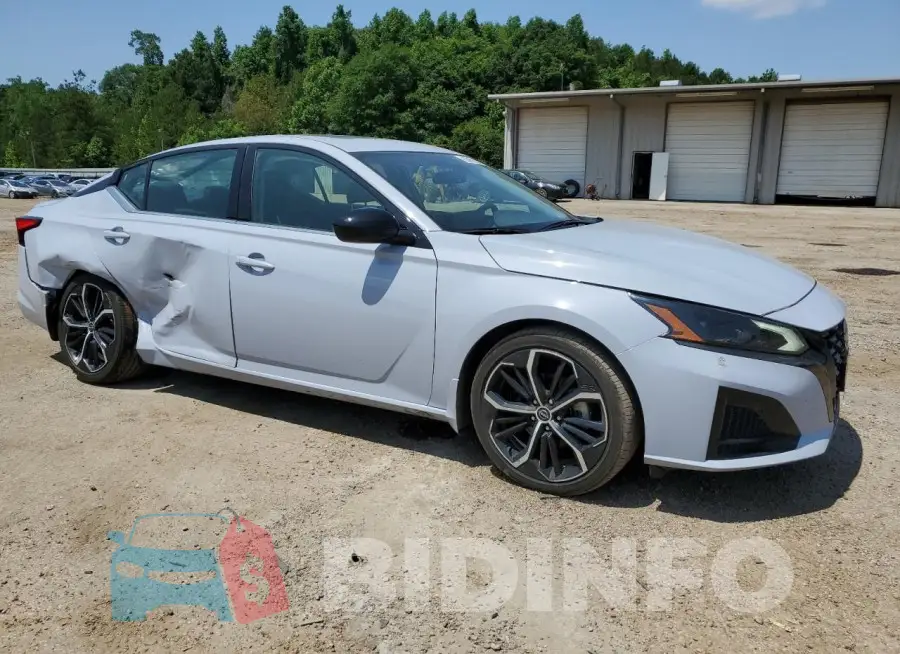 1N4BL4CV1PN401851 Photo# 4