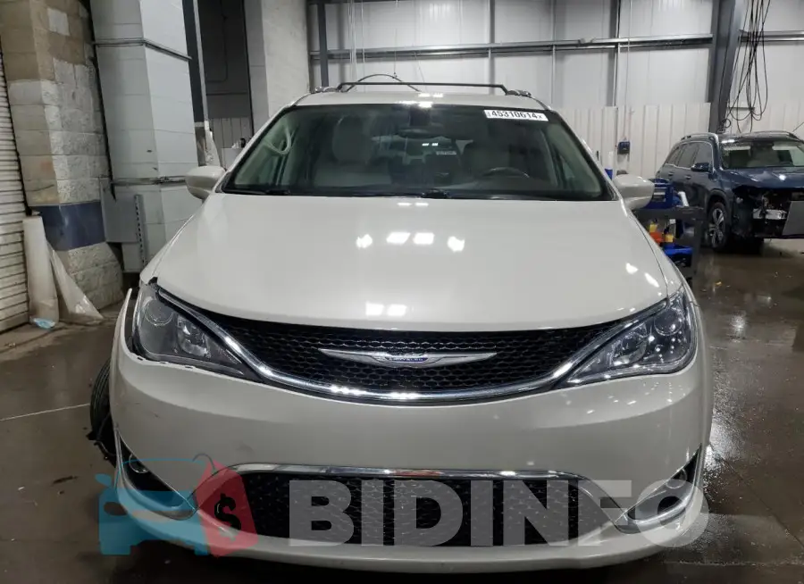 2C4RC1EG8HR683786 Photo# 5