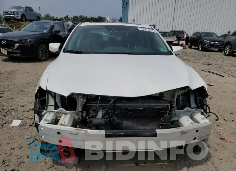 19UDE2F73GA013737 Photo# 5