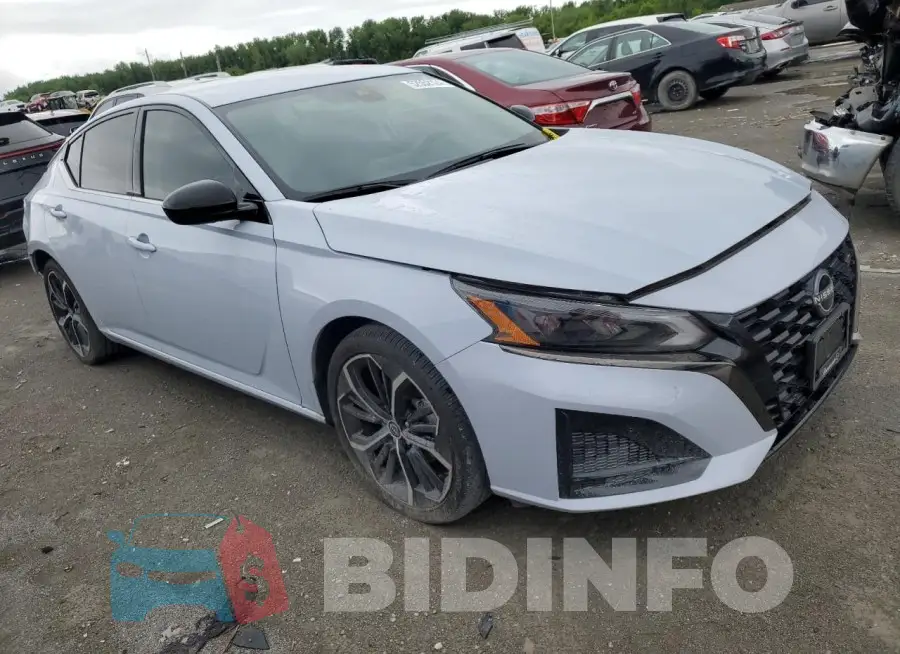 1N4BL4CV3PN300617 Photo# 4
