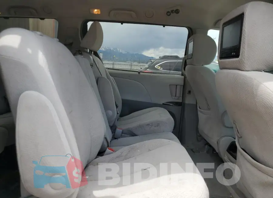 2T2ZB1BA8FC004546 Photo# 11