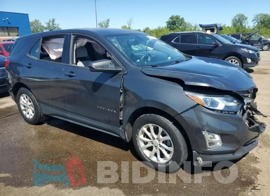 2GNAXHEV5J6104745 Photo# 4