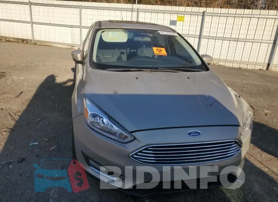 1FADP3N26GL275329 Photo# 5
