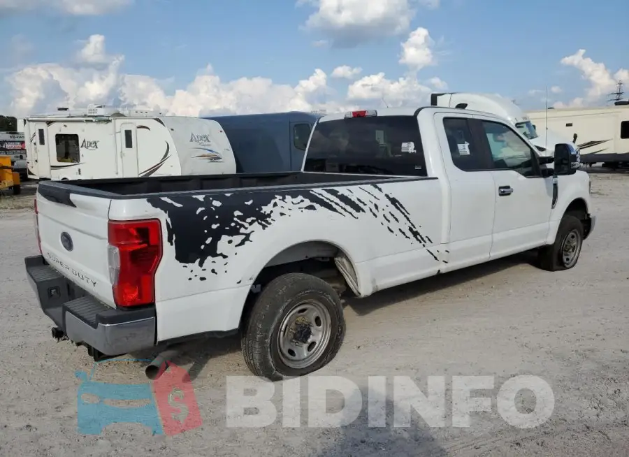 1FT7X2A61JEC68455 Photo# 3