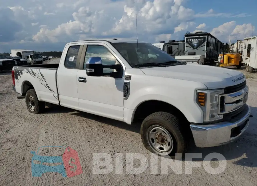 1FT7X2A61JEC68455 Photo# 4
