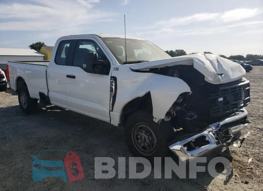 1FT7X2AA6PED16951 Photo# 4